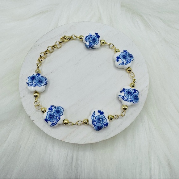 Blue Floral Design and shape Porcelain Beaded Bracelet - Picture 3 of 5